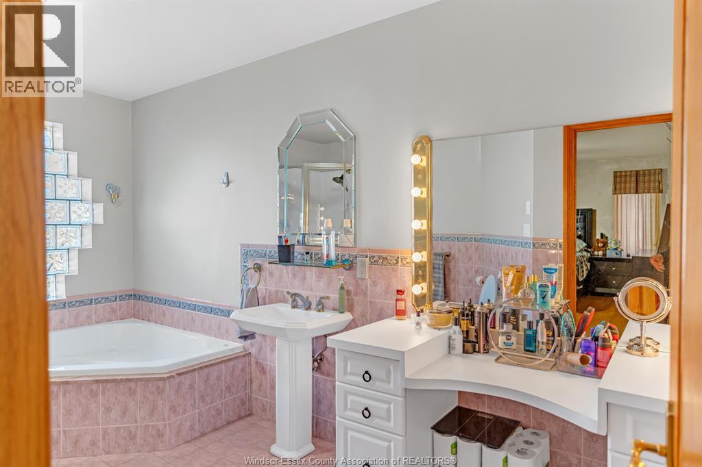 2780 BRIDGEWAY BOULEVARD - 25