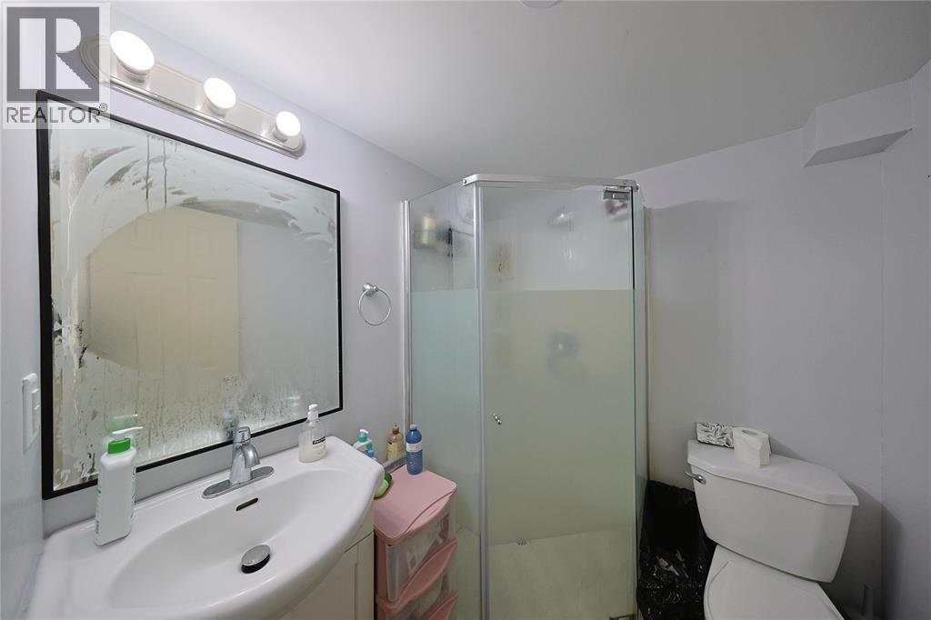 196 BROCK STREET North - 22