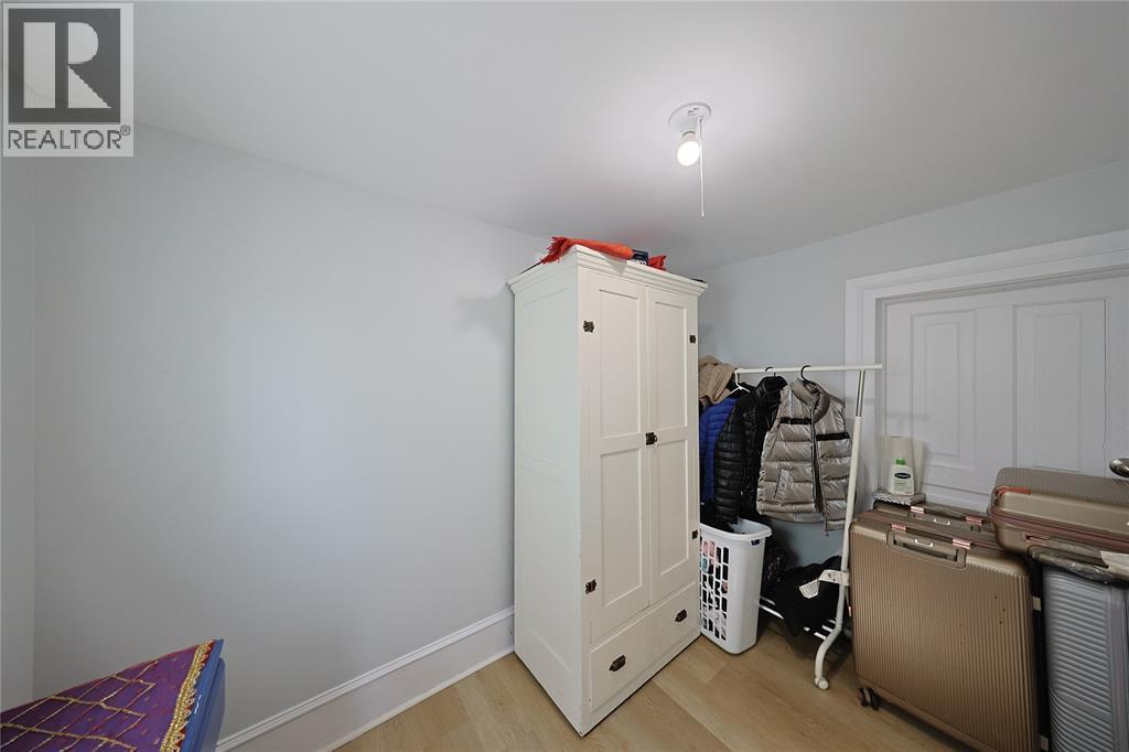 196 BROCK STREET North - 19
