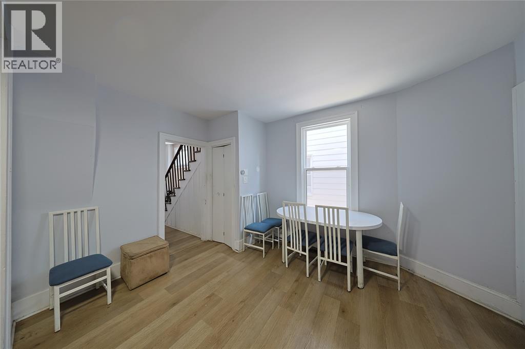 196 BROCK STREET North - 6