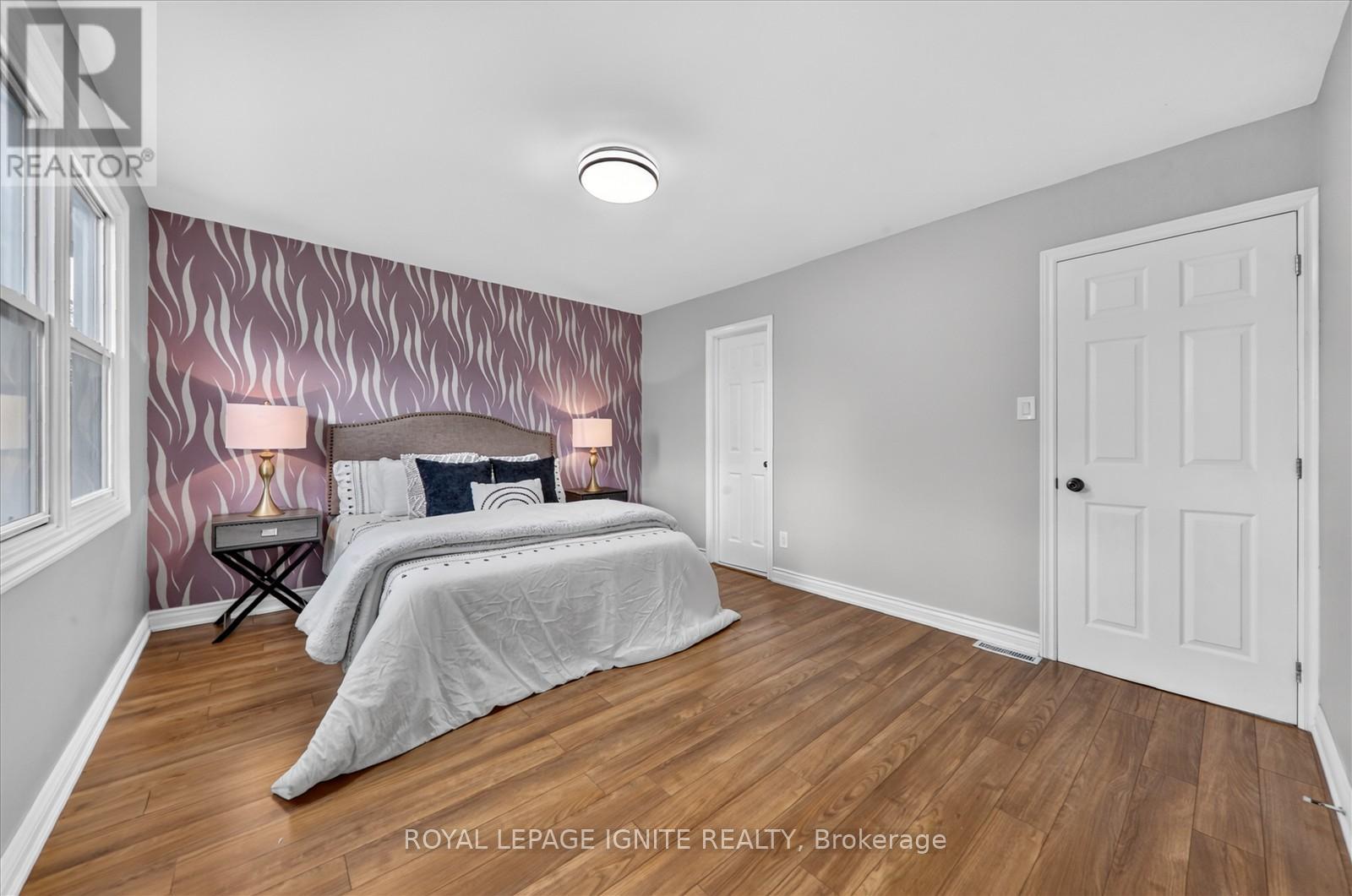 1569 NORWILL CRESCENT - 23