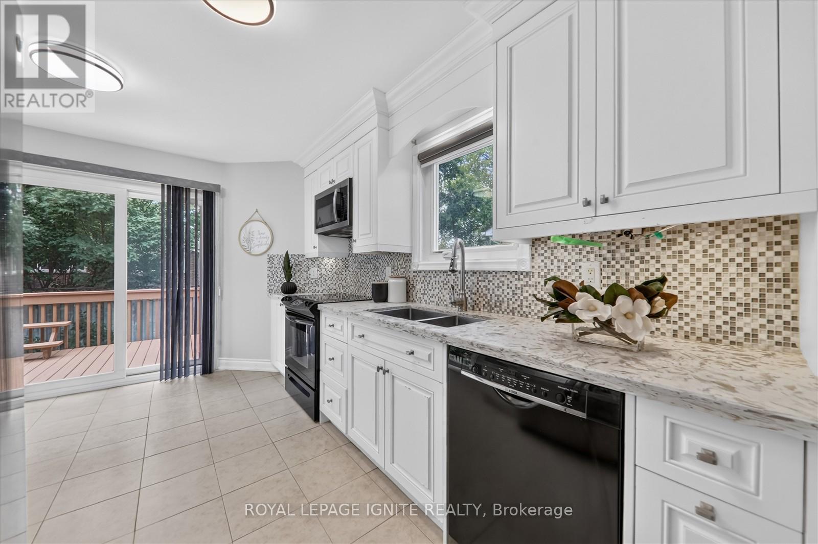 1569 NORWILL CRESCENT - 18
