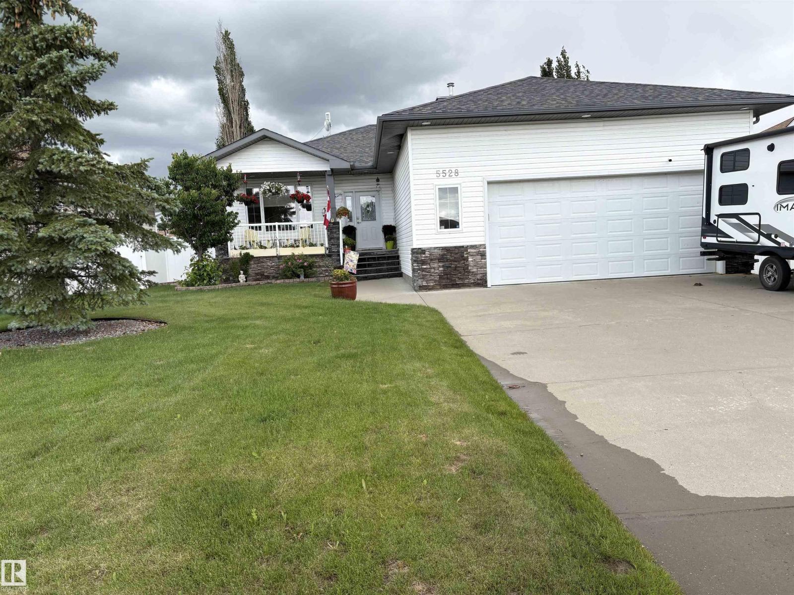 5528 43 ST - photo 3