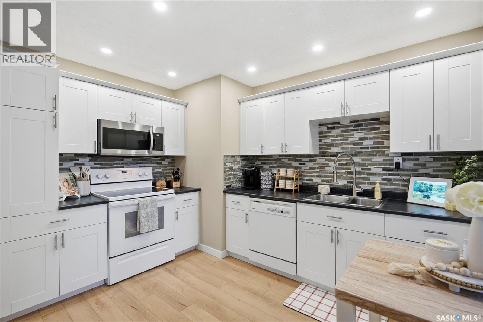 2313 Dufferin AVENUE — photo 10