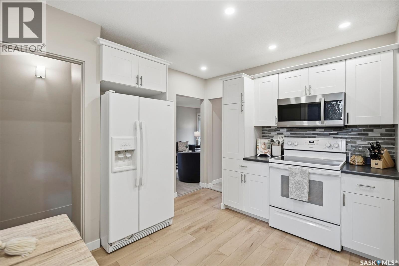 2313 Dufferin AVENUE — photo 11