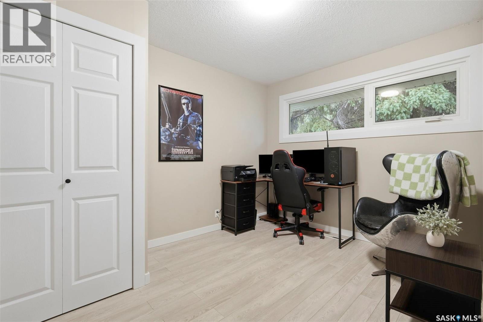 2313 Dufferin AVENUE — photo 14