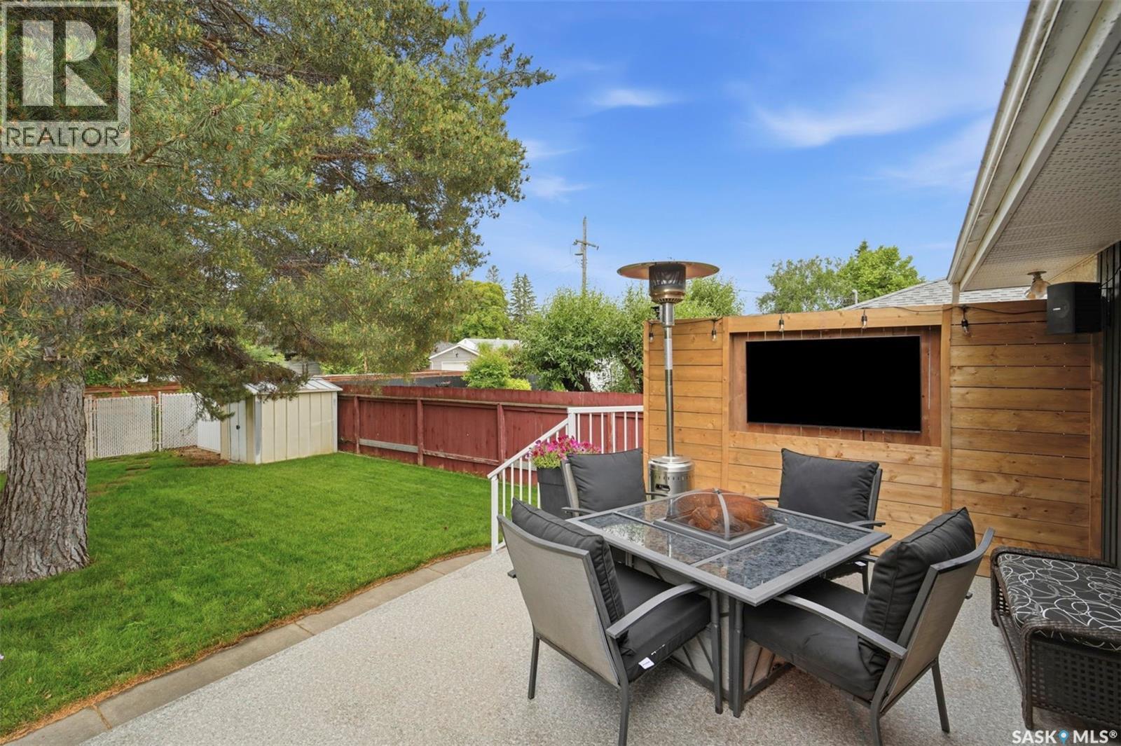 2313 Dufferin AVENUE — photo 29