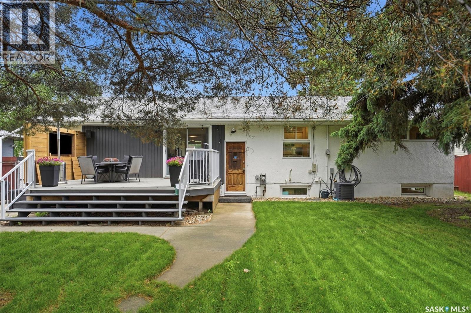 2313 Dufferin AVENUE — photo 32