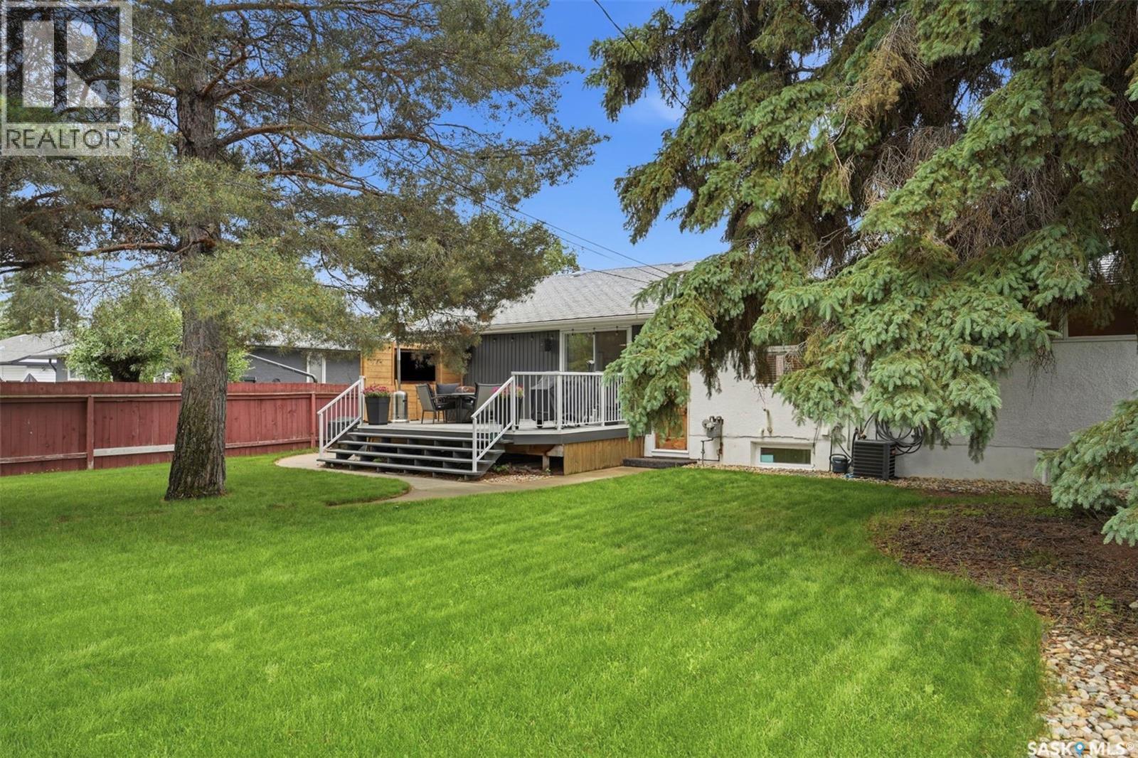 2313 Dufferin AVENUE — photo 33