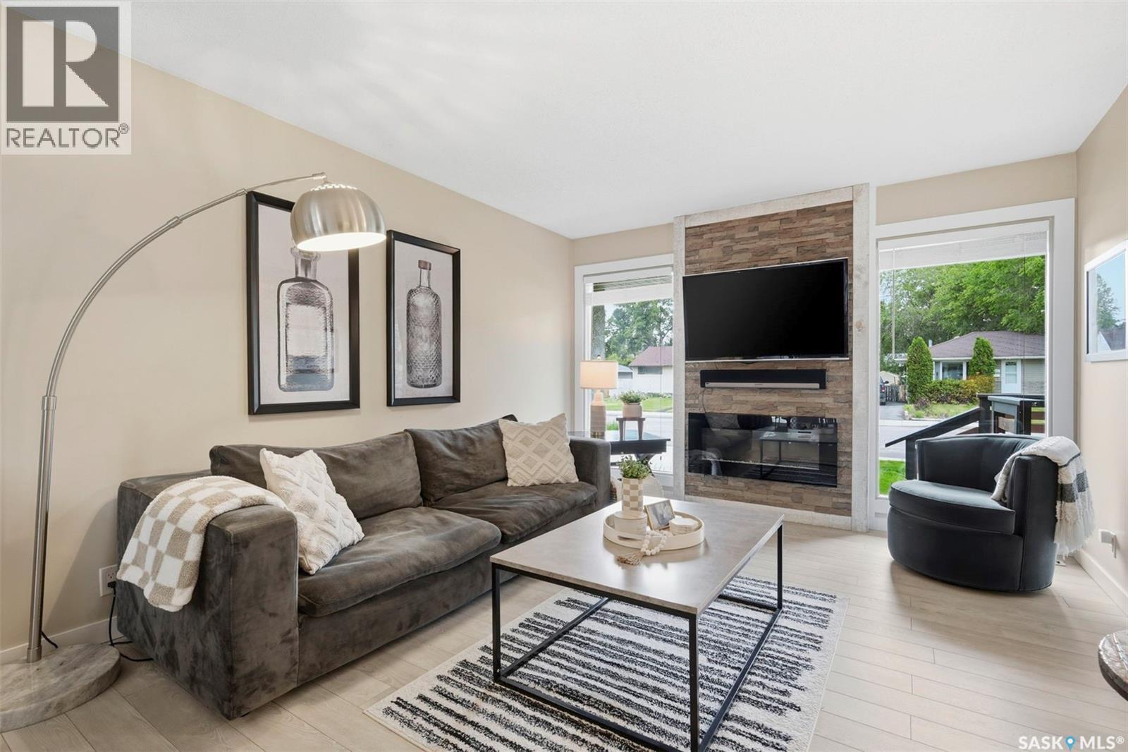 2313 Dufferin AVENUE - photo 4