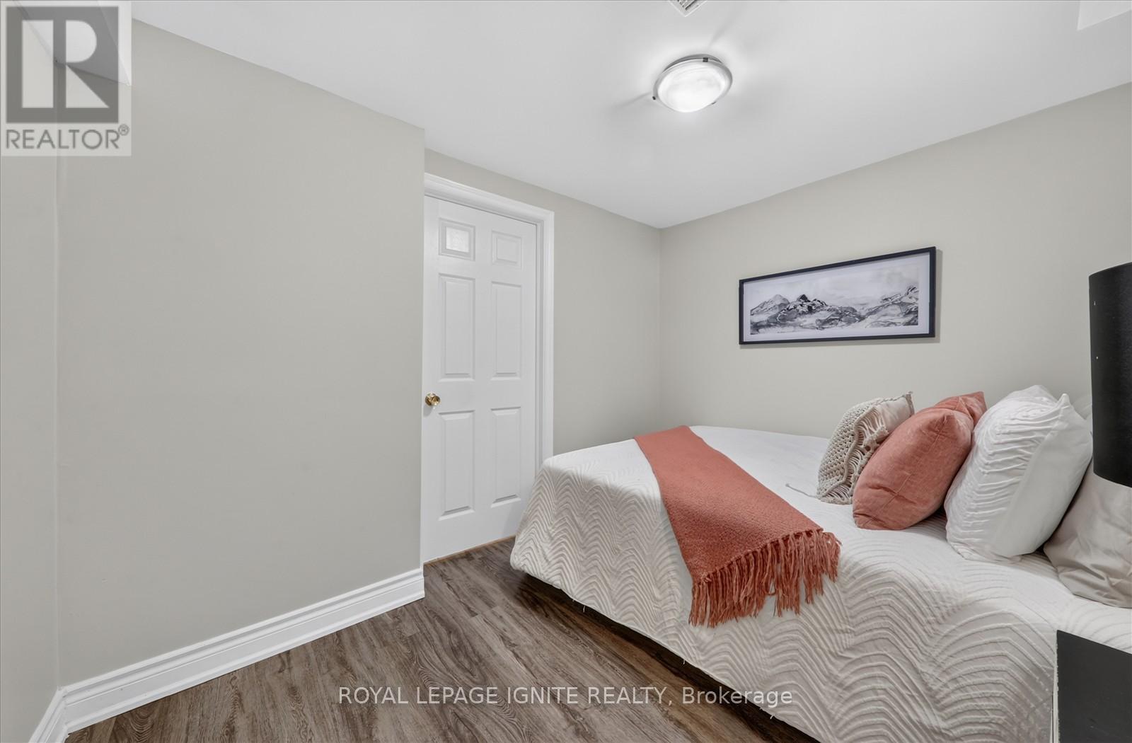 1569 NORWILL CRESCENT - 39