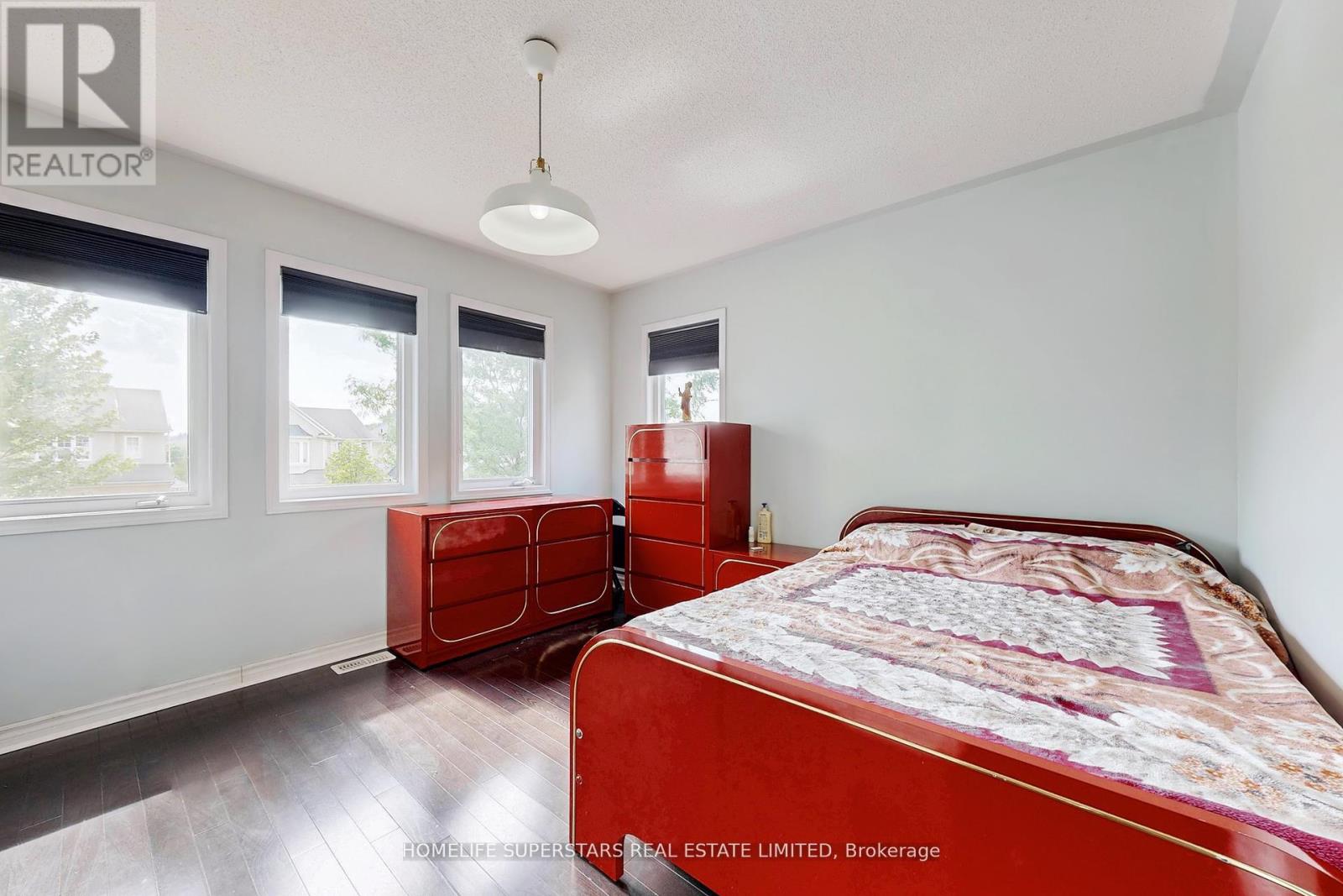68 NUNN CRESCENT - 22