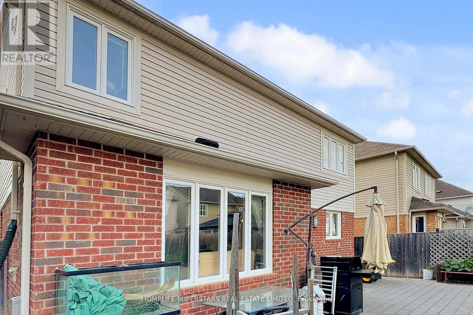 68 NUNN CRESCENT - 40