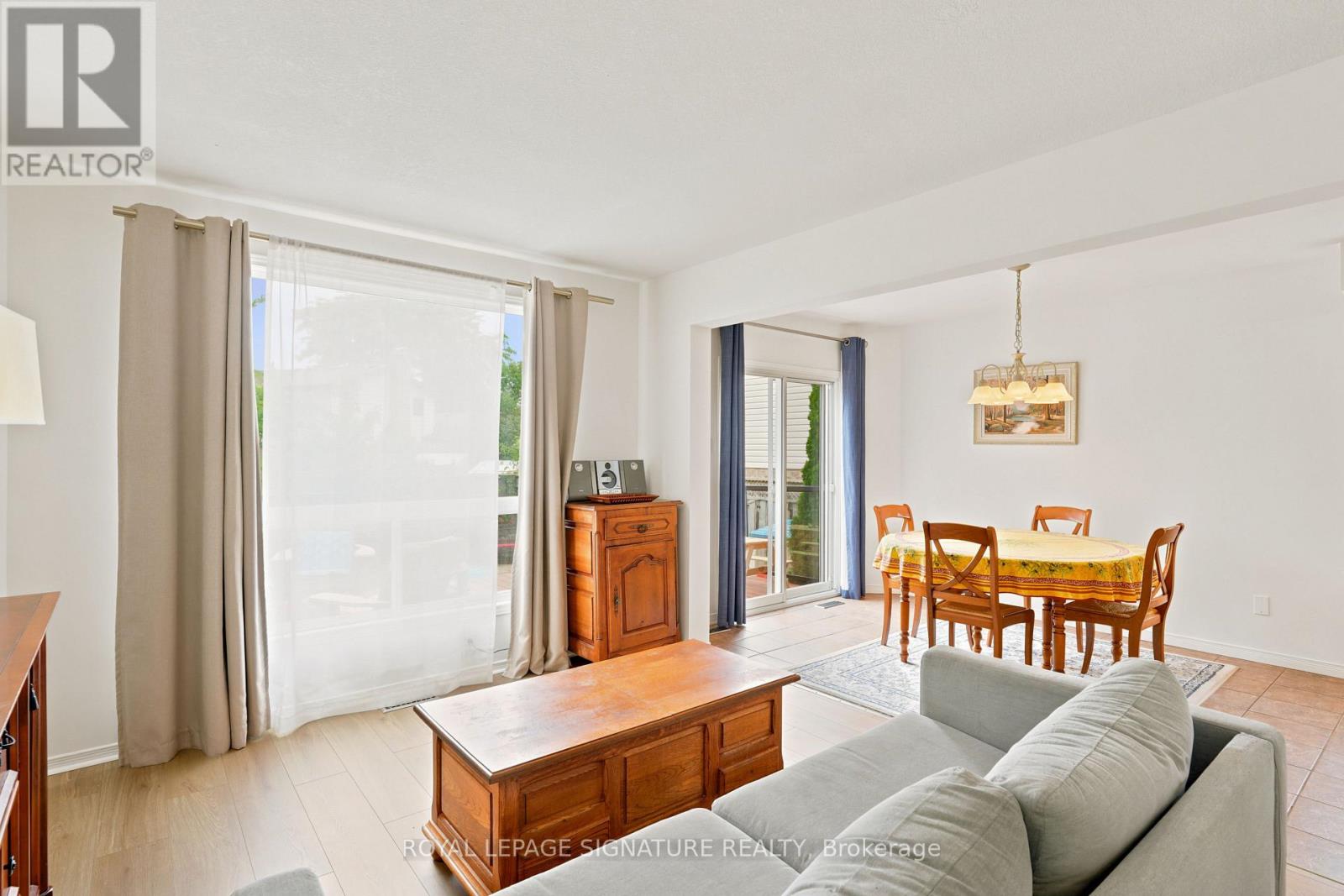 119 ROSSMORE COURT - 18