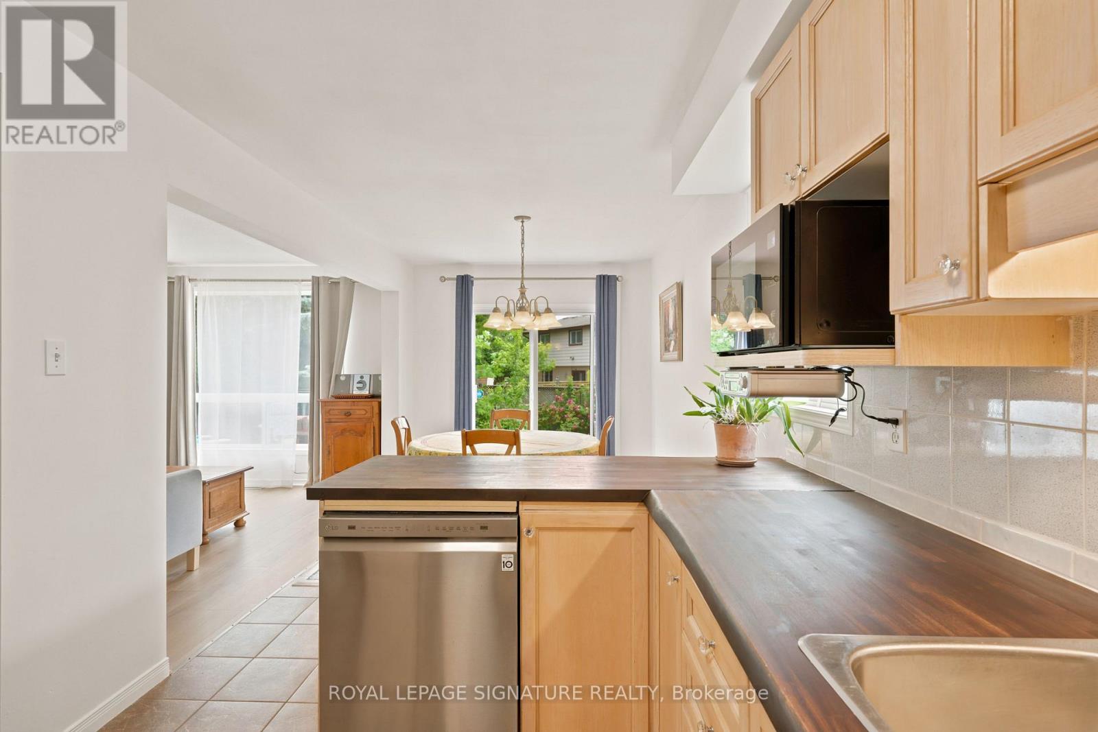 119 ROSSMORE COURT - 14