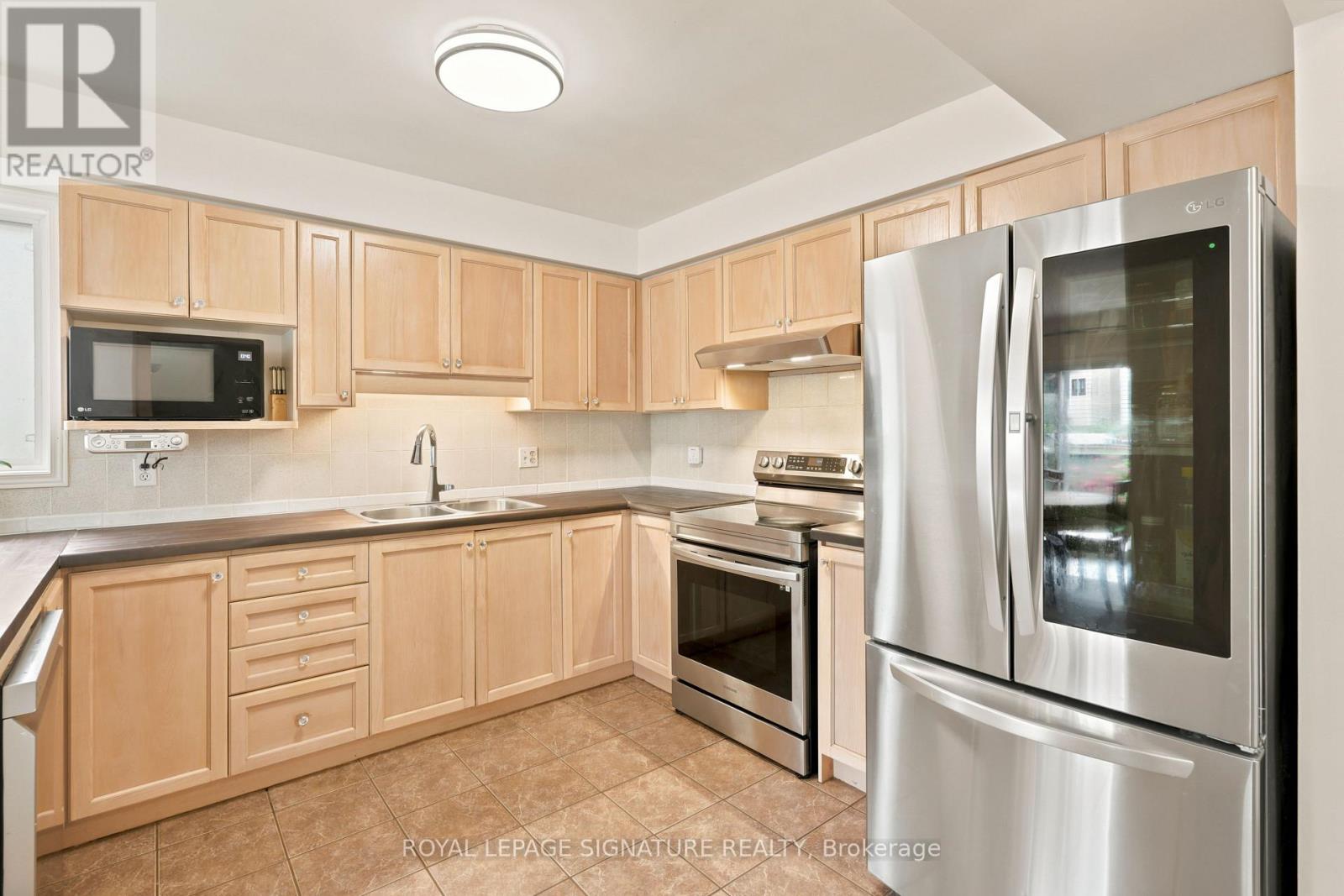 119 ROSSMORE COURT - 11
