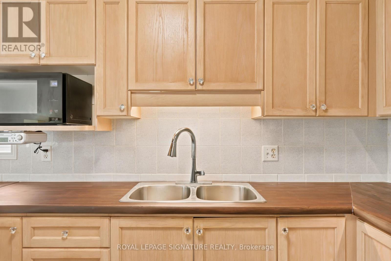 119 ROSSMORE COURT - 13