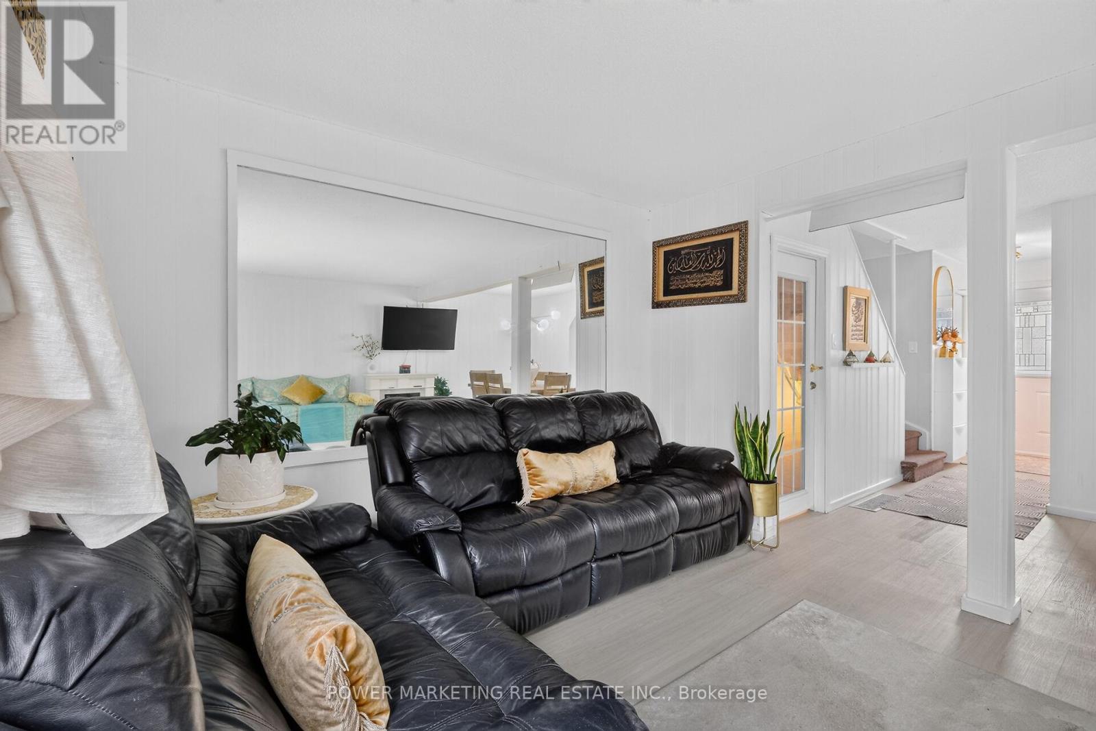 3 Bed, 2 Bath House for Sale in Ottawa – 6213 BROOKSIDE LANE, Ottawa – MLS# X13462196 - Image 13