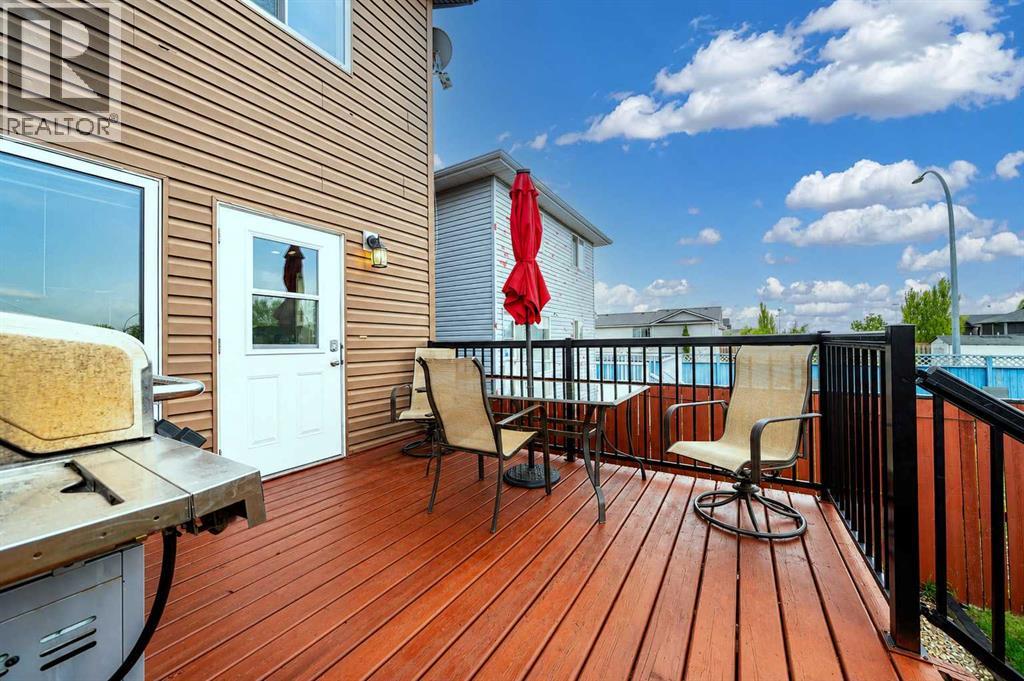 307 16 Street E - 16