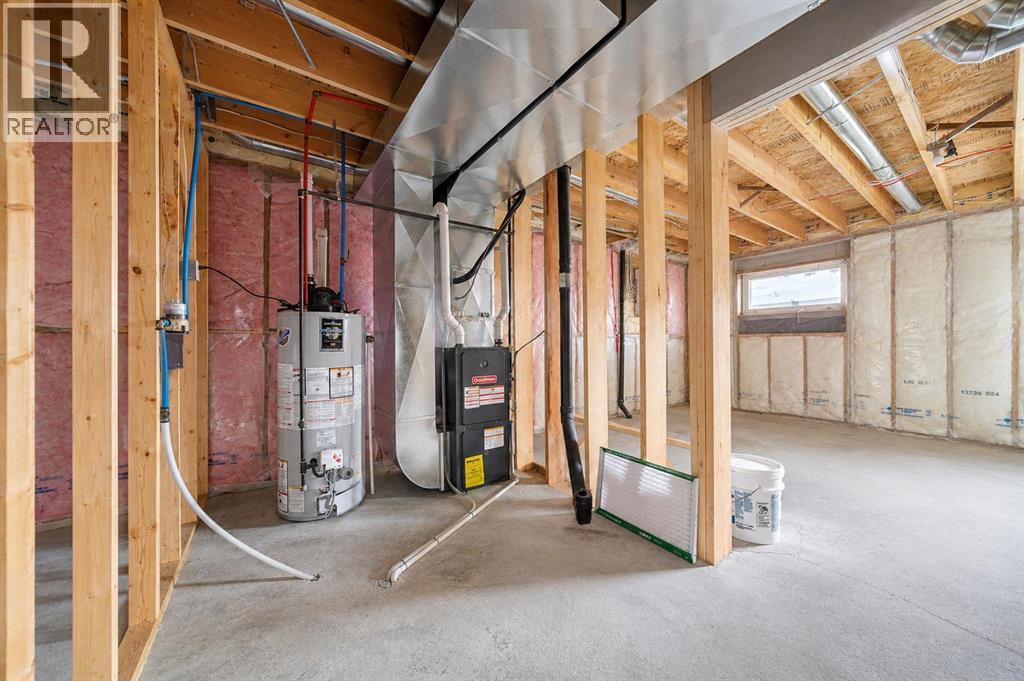 307 16 Street E - 15