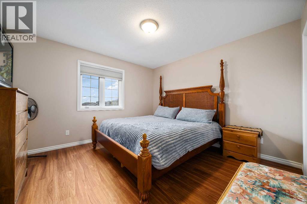 307 16 Street E - 10