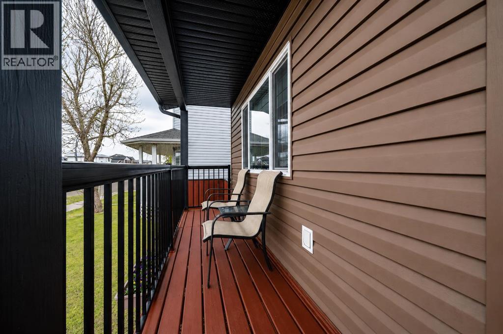 307 16 Street E - 21