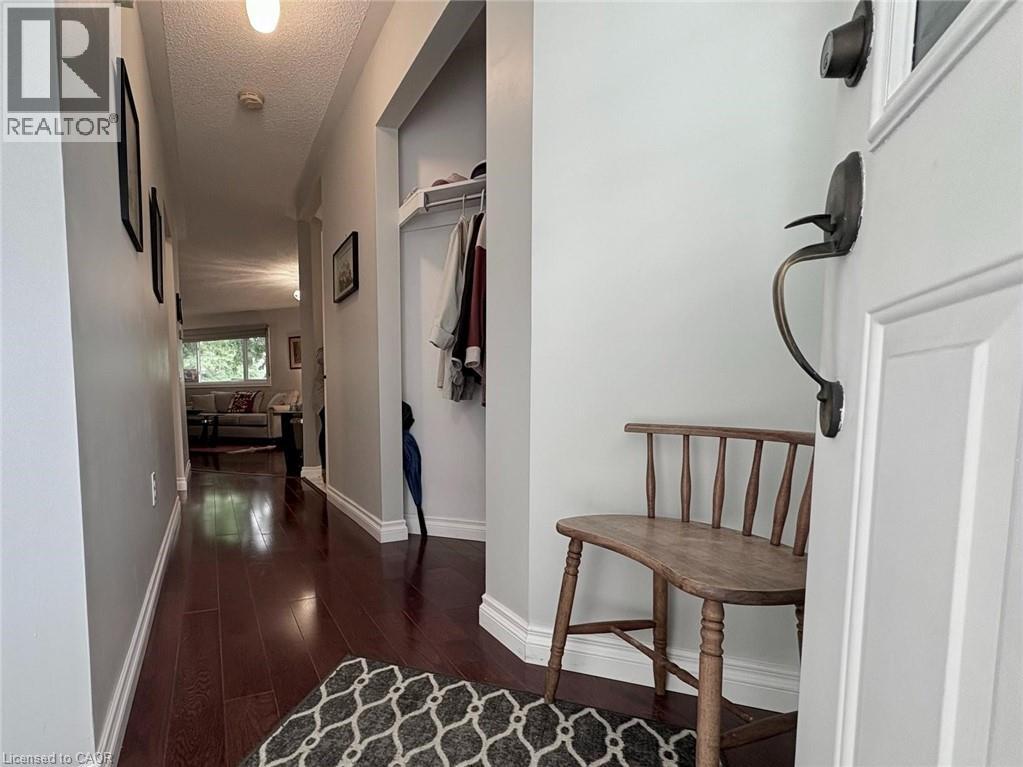 227 SILVERBIRCH Boulevard - 6