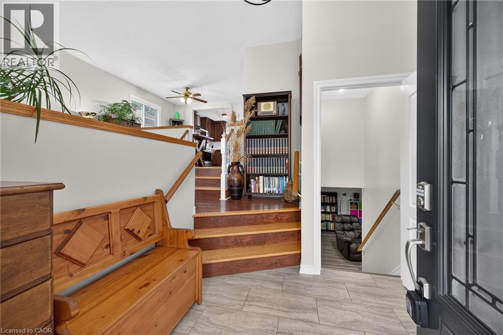 4-bedroom home for sale at 15 FULLER Drive, Caledonia ON · photo 4 of 50