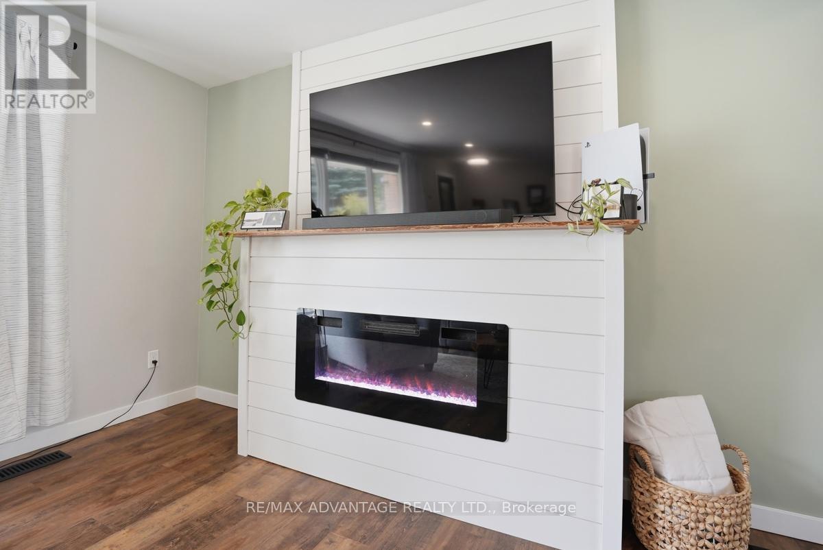 15 NORTH ALMOND PLACE - 12