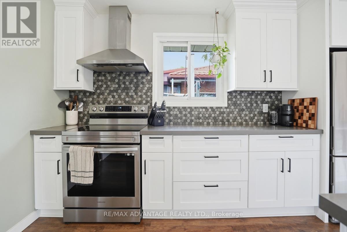 15 NORTH ALMOND PLACE - 16