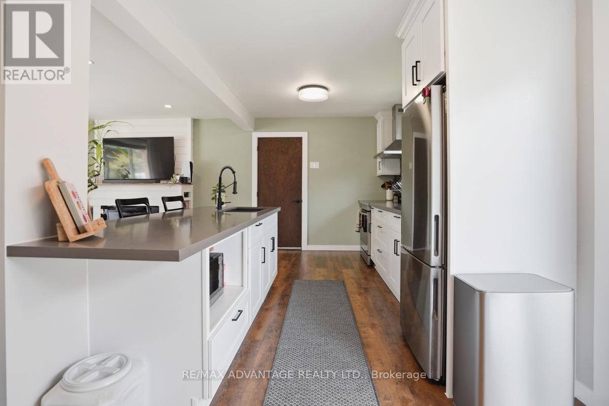 15 NORTH ALMOND PLACE - 17
