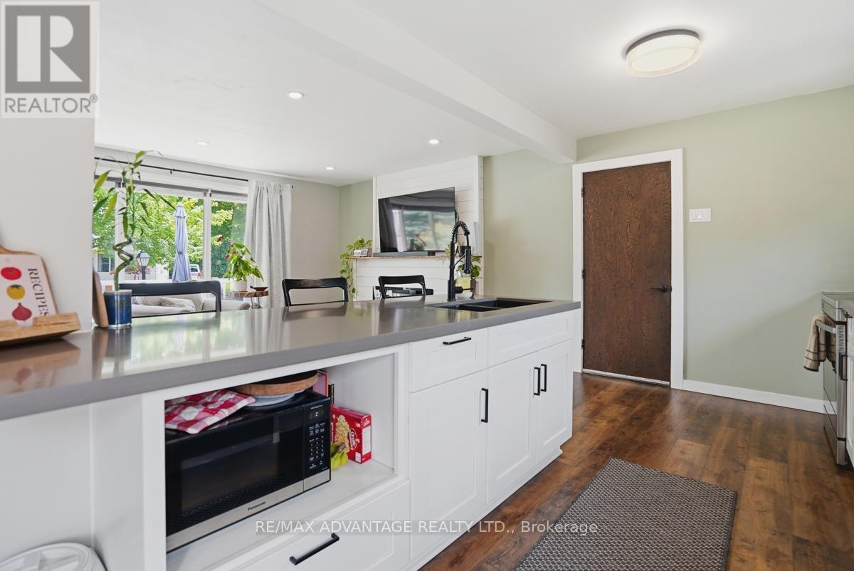 15 NORTH ALMOND PLACE - 18