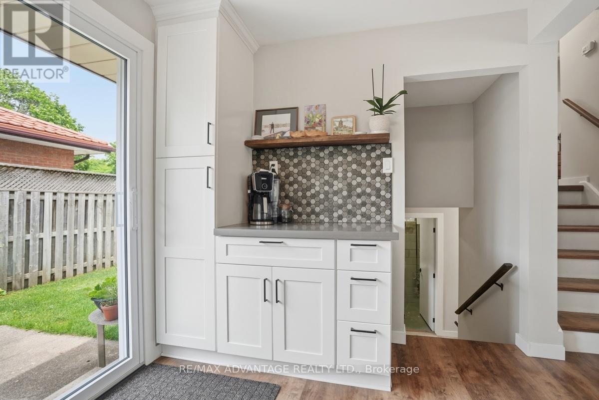 15 NORTH ALMOND PLACE - 20