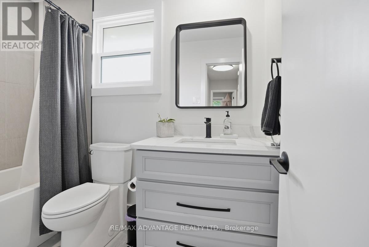 15 NORTH ALMOND PLACE - 28