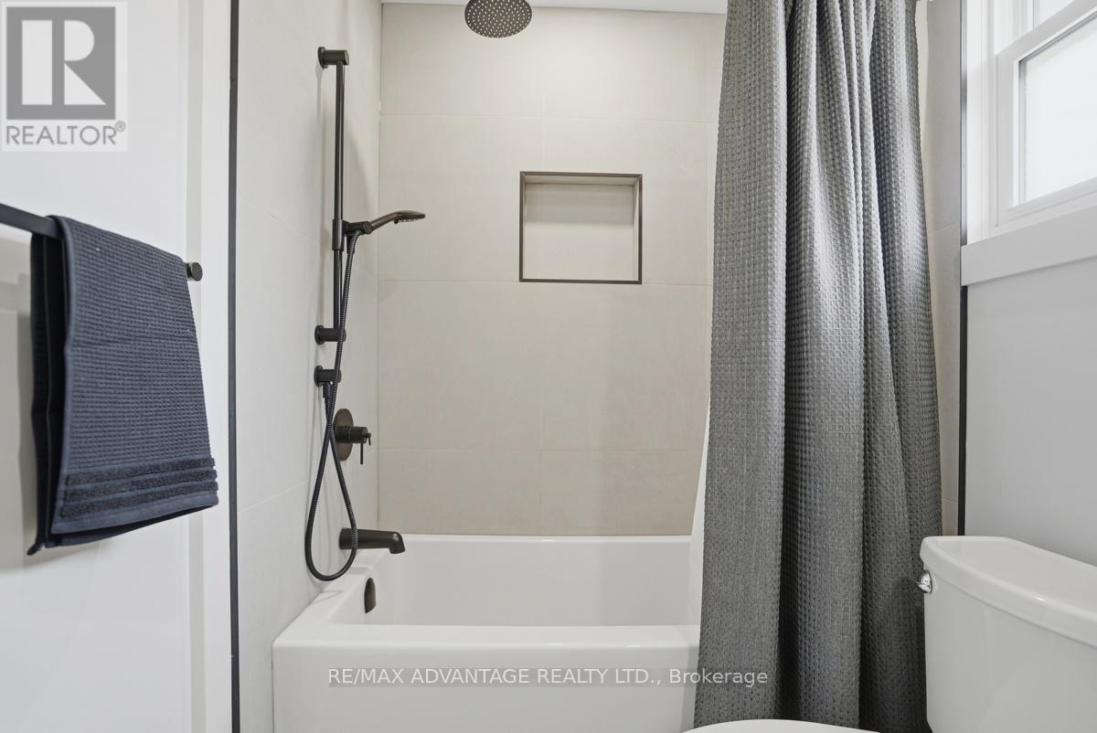 15 NORTH ALMOND PLACE - 29