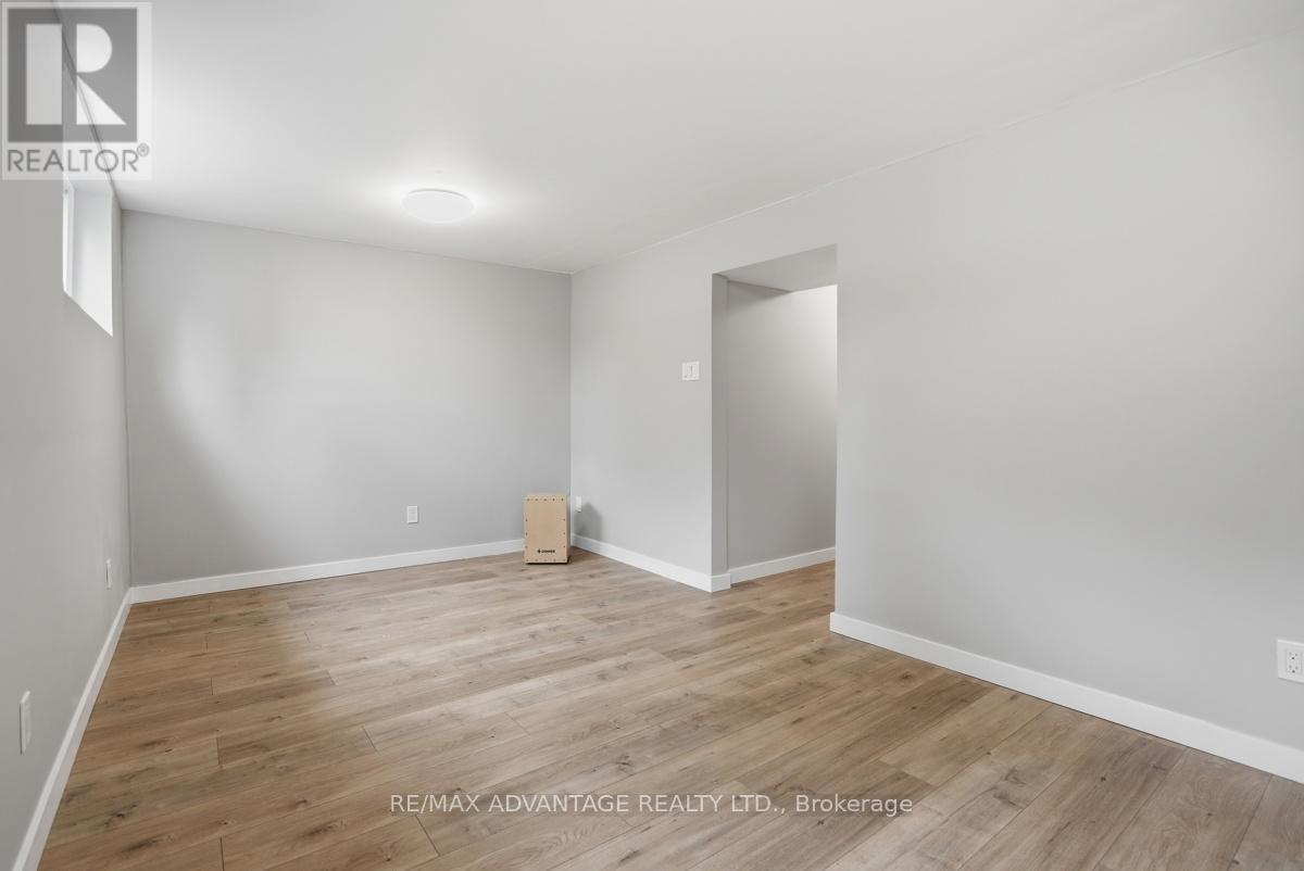 15 NORTH ALMOND PLACE - 33