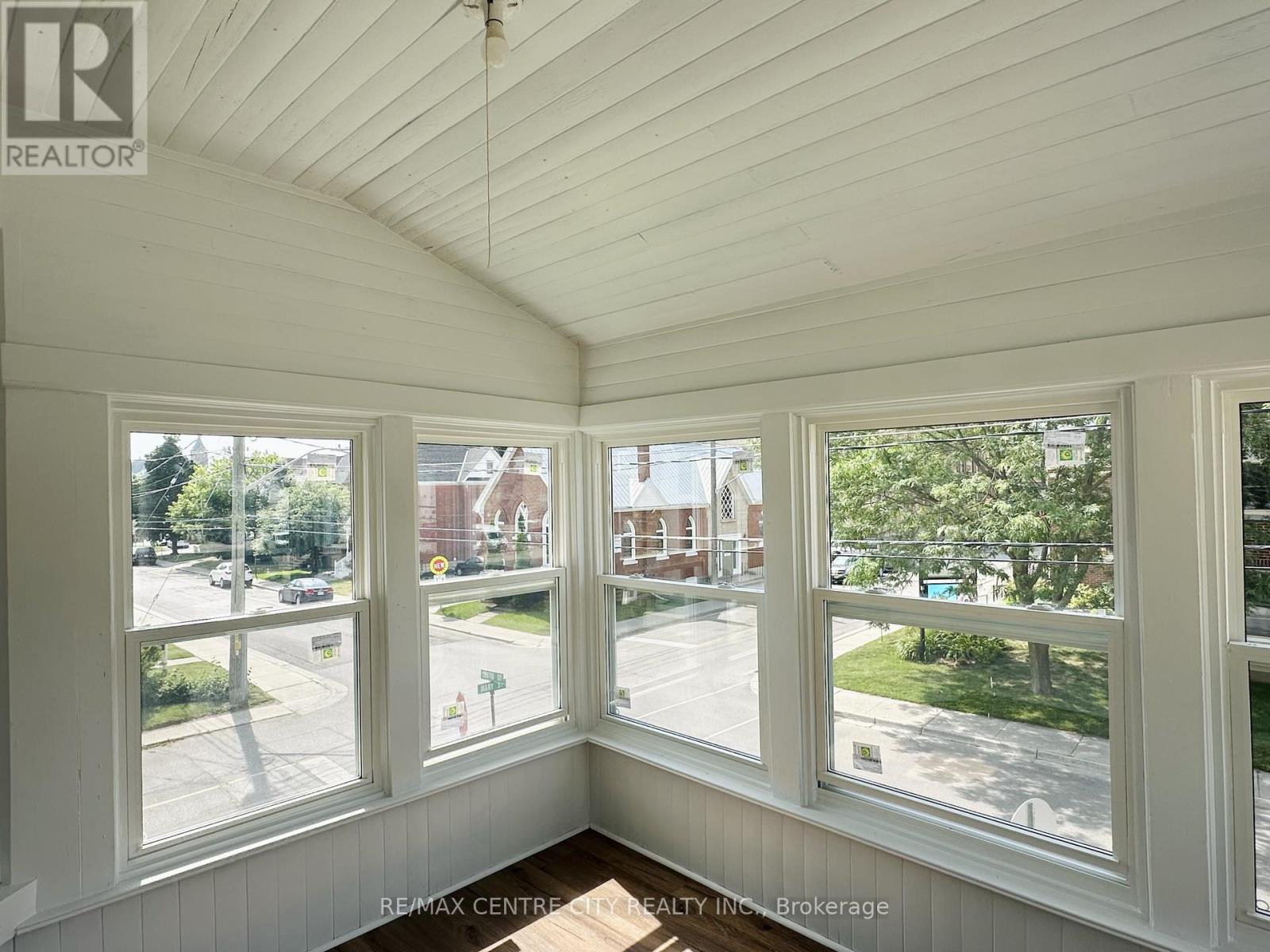 UNIT 3 - 81 CURTIS STREET, St. Thomas — photo 3