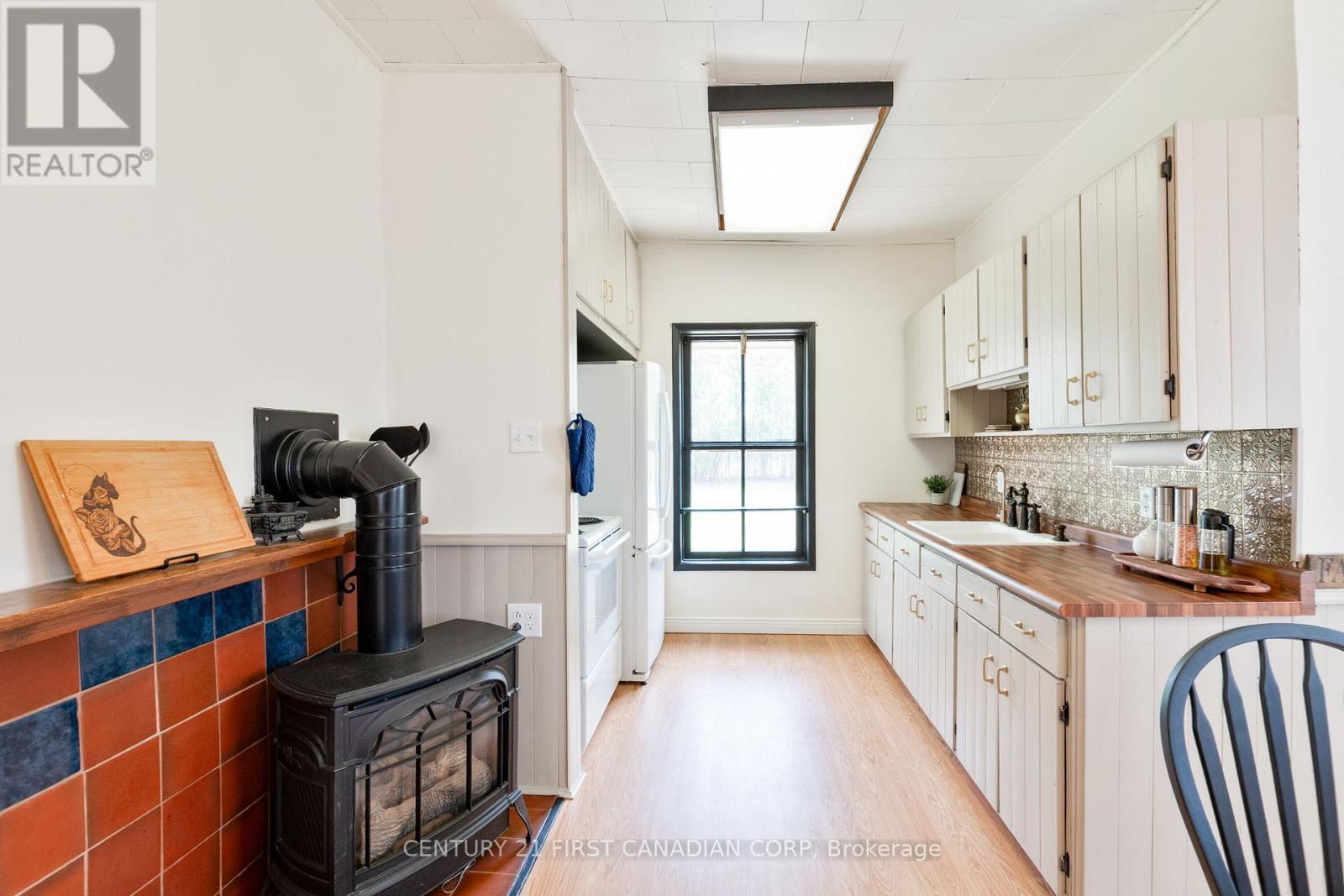 1 FAIRVIEW AVENUE - 18