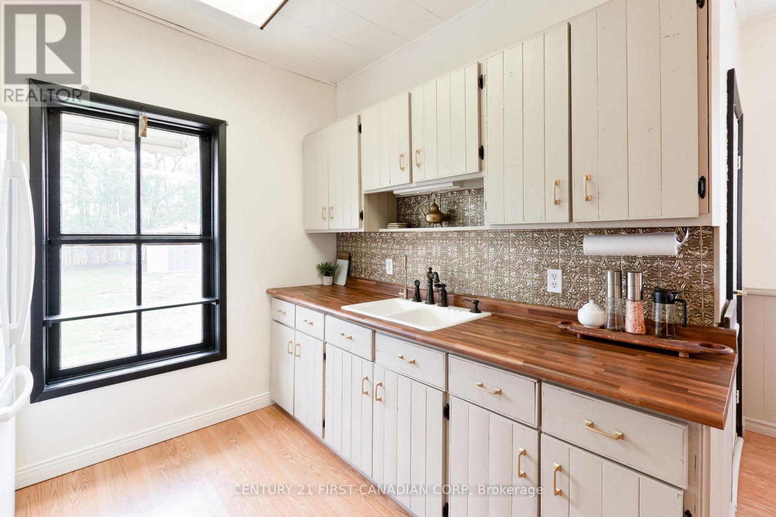 1 FAIRVIEW AVENUE - 19