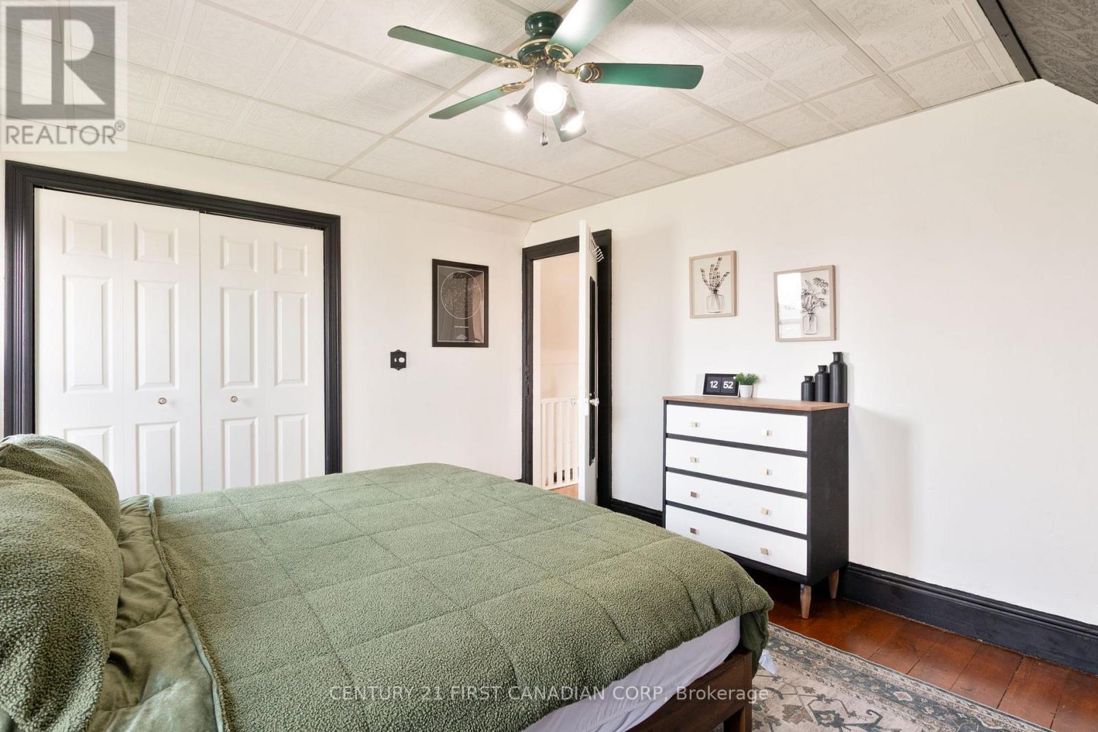 1 FAIRVIEW AVENUE - 25