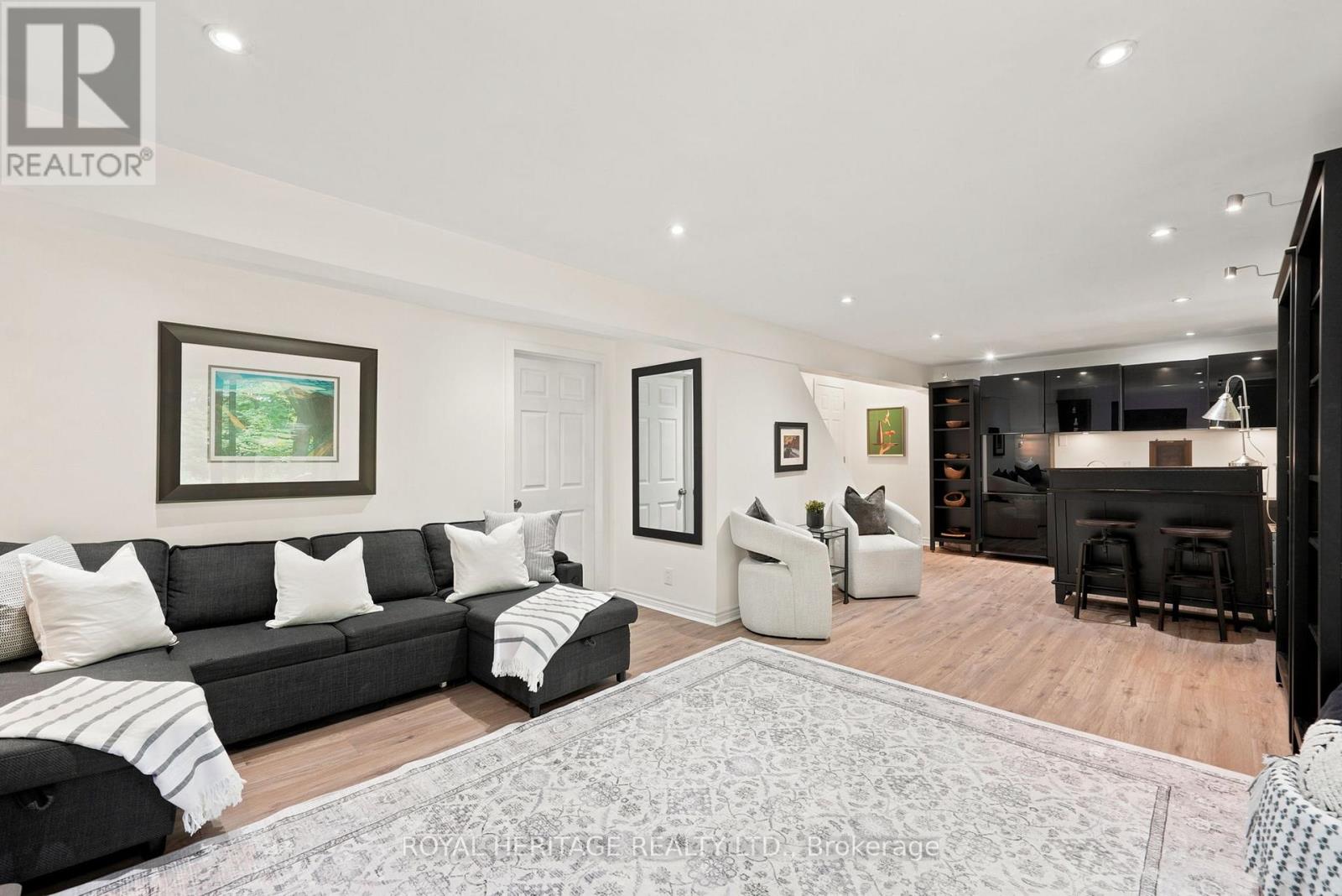 518 CRESTWOOD DRIVE - 24