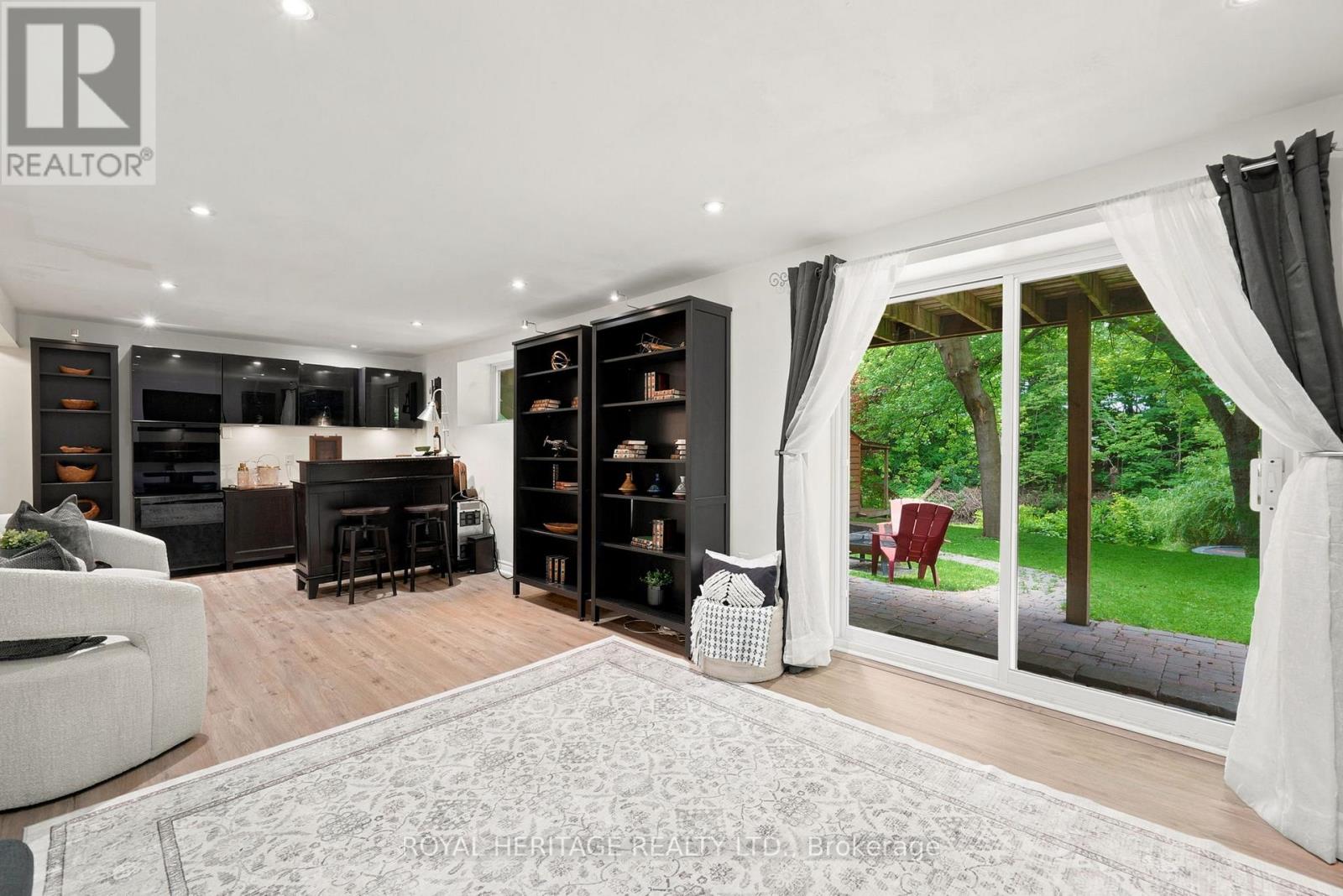 518 CRESTWOOD DRIVE - 25