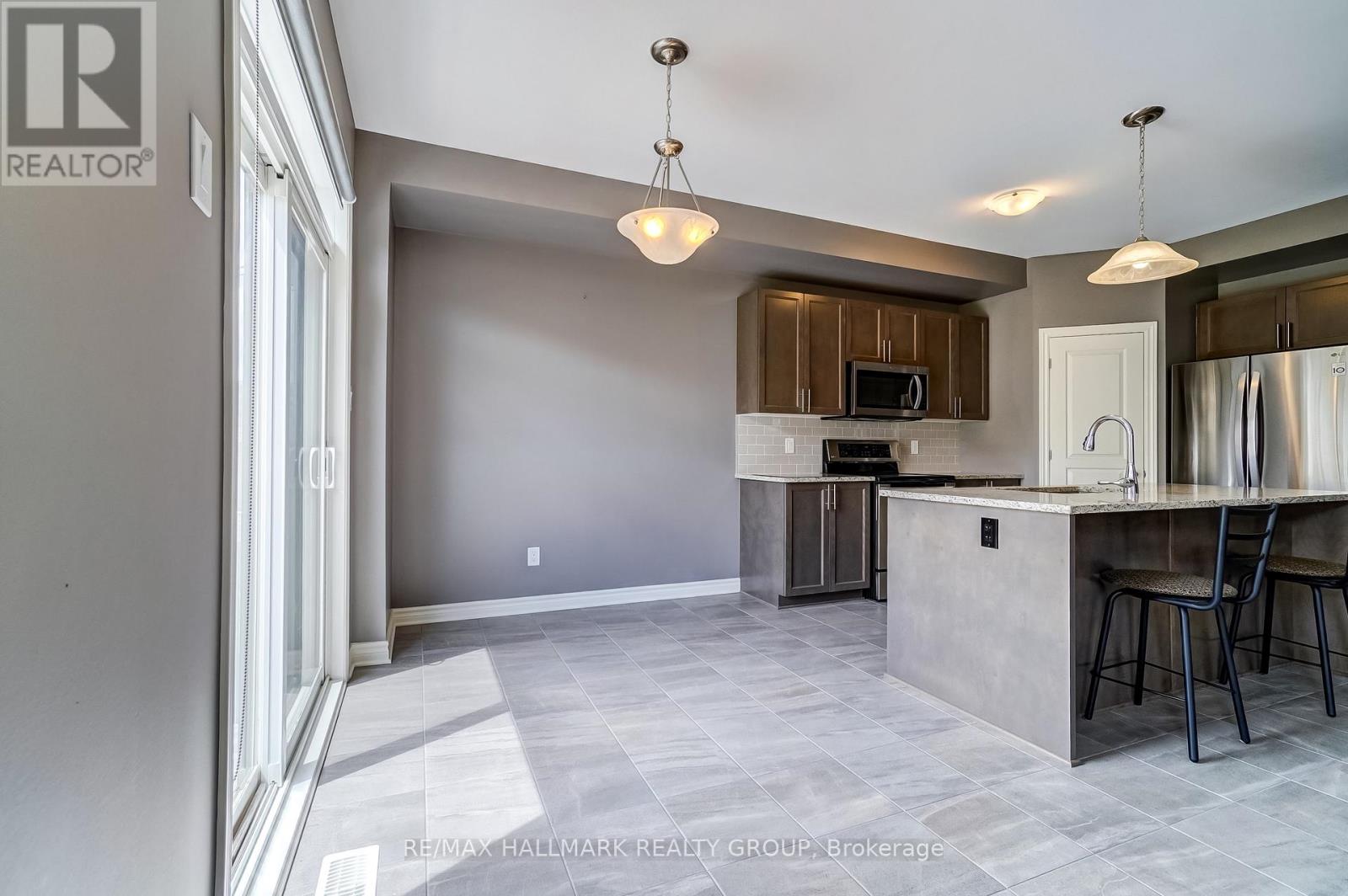 3 Bed, 3 Bath House for Rent in Ottawa – 1110 BECKETT CRESCENT, Ottawa – MLS# X13478356 - Image 11