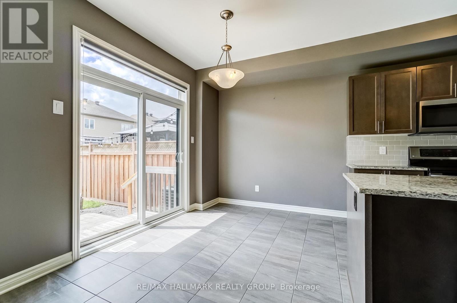 3 Bed, 3 Bath House for Rent in Ottawa – 1110 BECKETT CRESCENT, Ottawa – MLS# X13478356 - Image 12