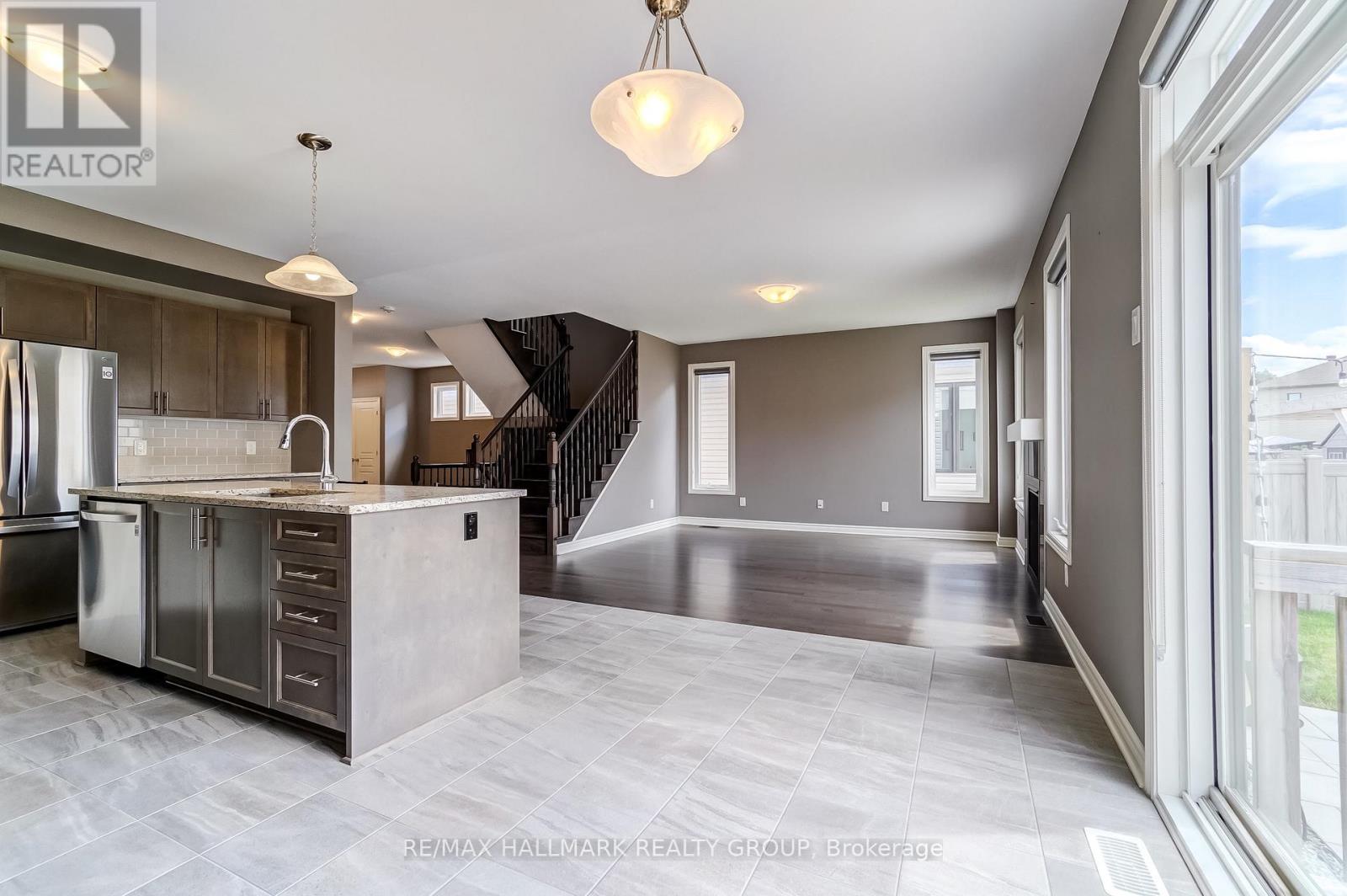 3 Bed, 3 Bath House for Rent in Ottawa – 1110 BECKETT CRESCENT, Ottawa – MLS# X13478356 - Image 13