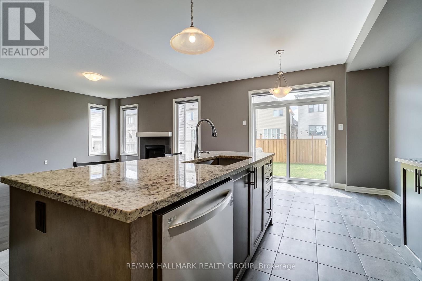 3 Bed, 3 Bath House for Rent in Ottawa – 1110 BECKETT CRESCENT, Ottawa – MLS# X13478356 - Image 17
