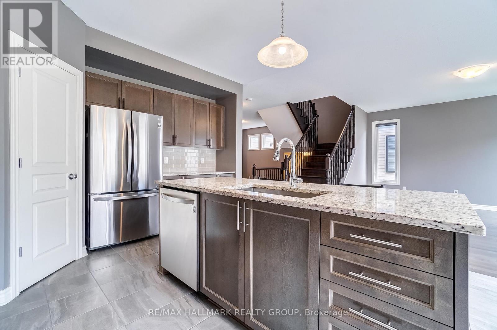 3 Bed, 3 Bath House for Rent in Ottawa – 1110 BECKETT CRESCENT, Ottawa – MLS# X13478356 - Image 19