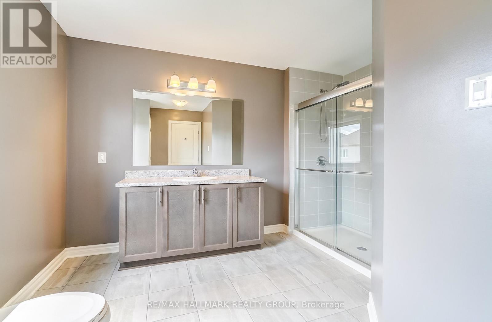 3 Bed, 3 Bath House for Rent in Ottawa – 1110 BECKETT CRESCENT, Ottawa – MLS# X13478356 - Image 30