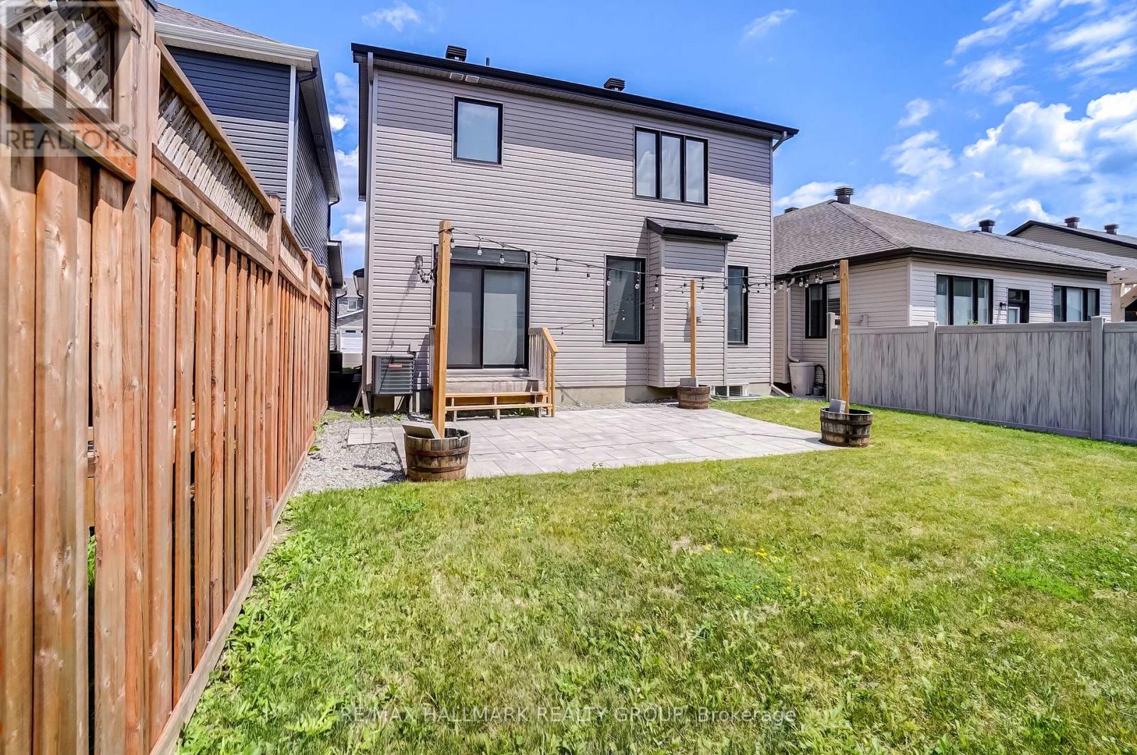 3 Bed, 3 Bath House for Rent in Ottawa – 1110 BECKETT CRESCENT, Ottawa – MLS# X13478356 - Image 41