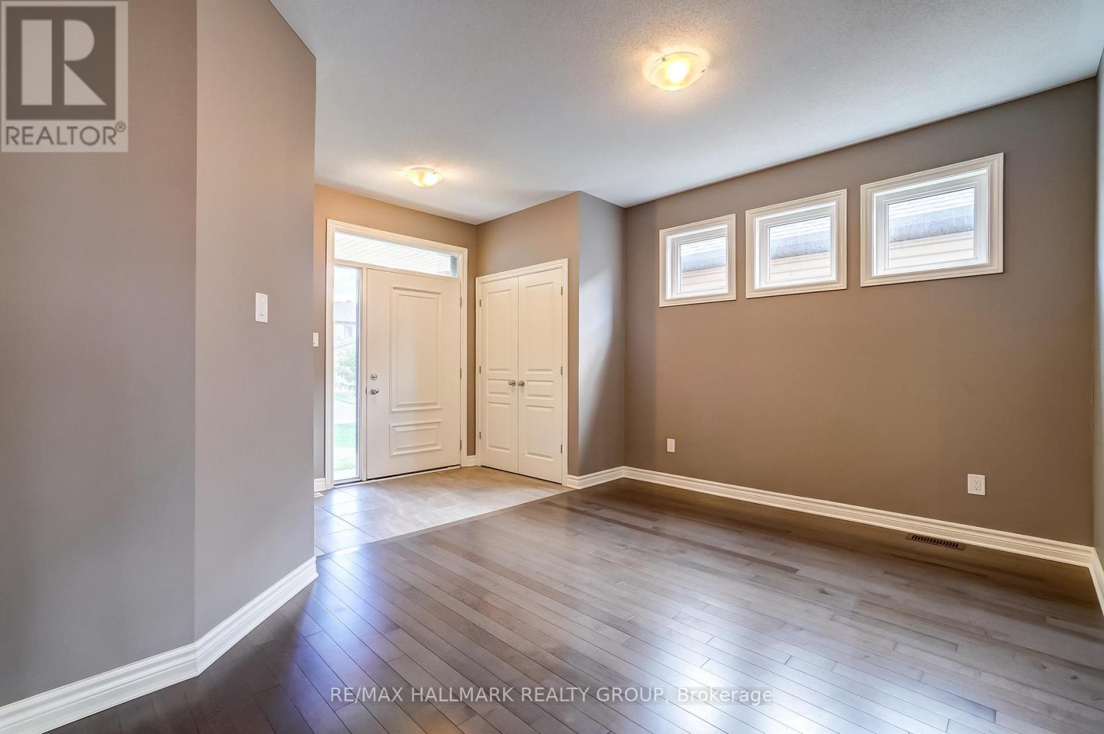 3 Bed, 3 Bath House for Rent in Ottawa – 1110 BECKETT CRESCENT, Ottawa – MLS# X13478356 - Image 6